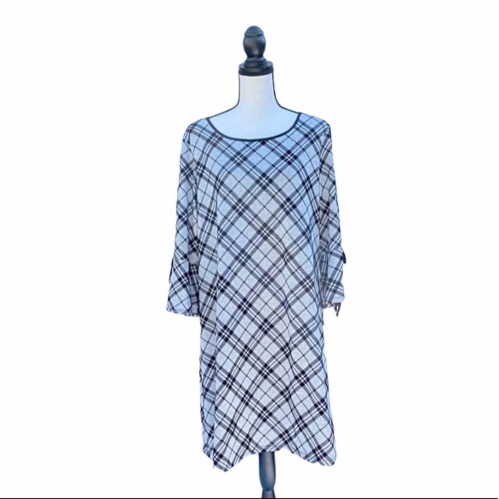 STUDIO ONE DRESS WITH 3/4 SLEEVE